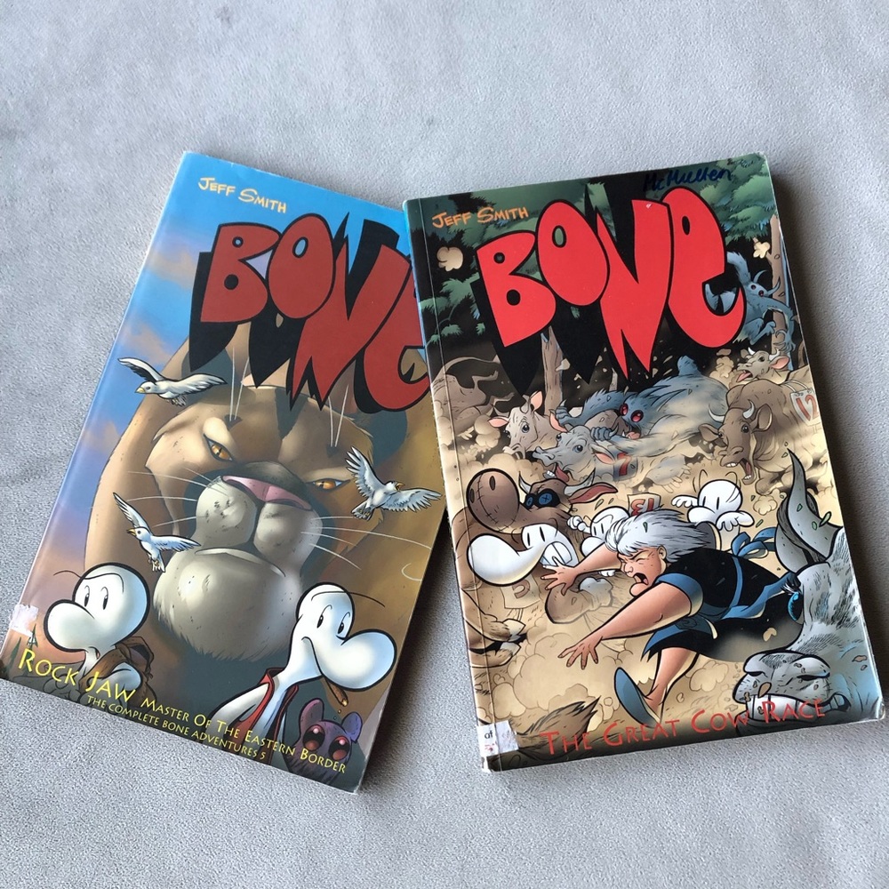 Set of 2 ~ Bone : Graphic Novel